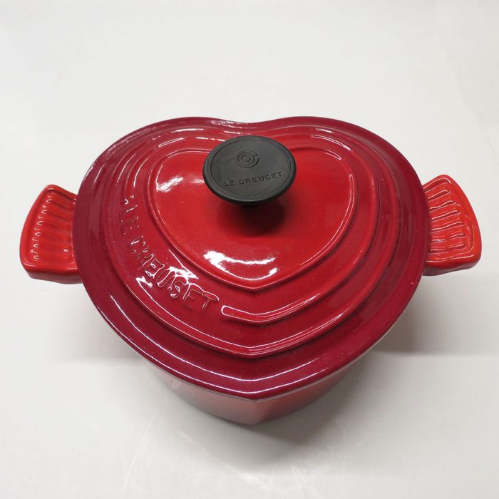 Le Creuset Enameled Cast Iron Red Heart Cocotte 2 Qt Dutch Oven | Catherine's Loft