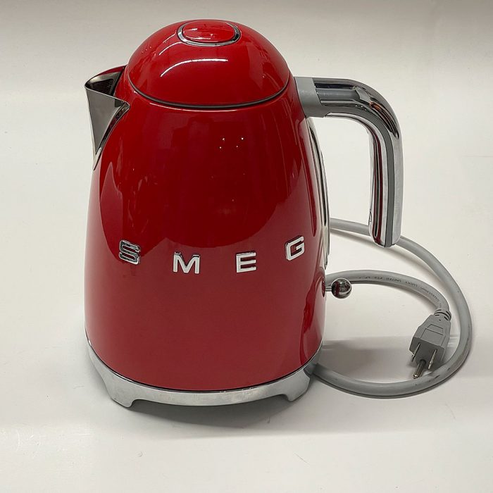 SMEG Retro-Style Red Electric Kettle | Catherine's Loft